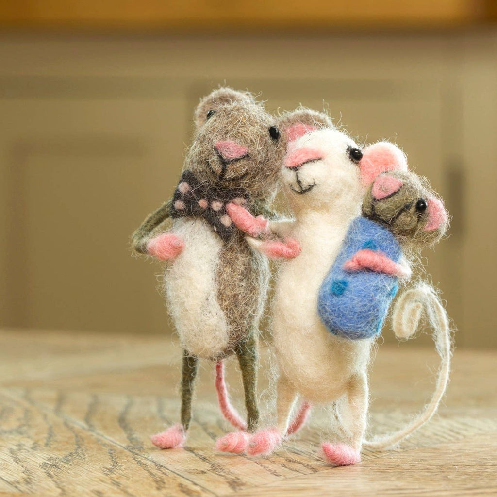Mummy and Daddy  Mice Carrying Baby Girl