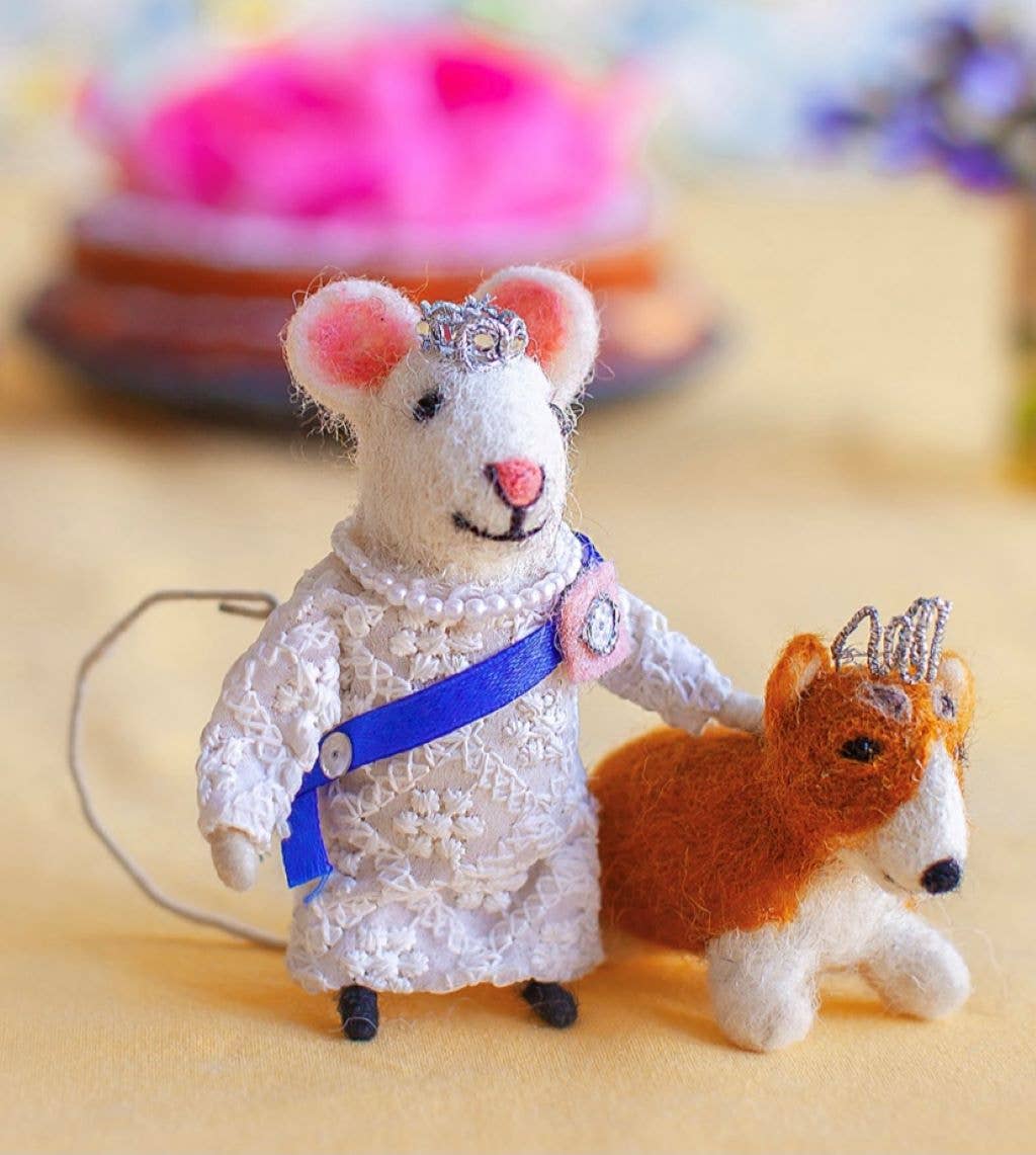 Queen Mouse with Princess Corgi