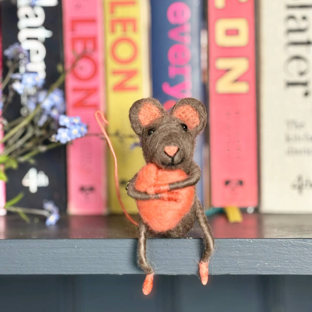 Sitting Hugging Heart Mouse