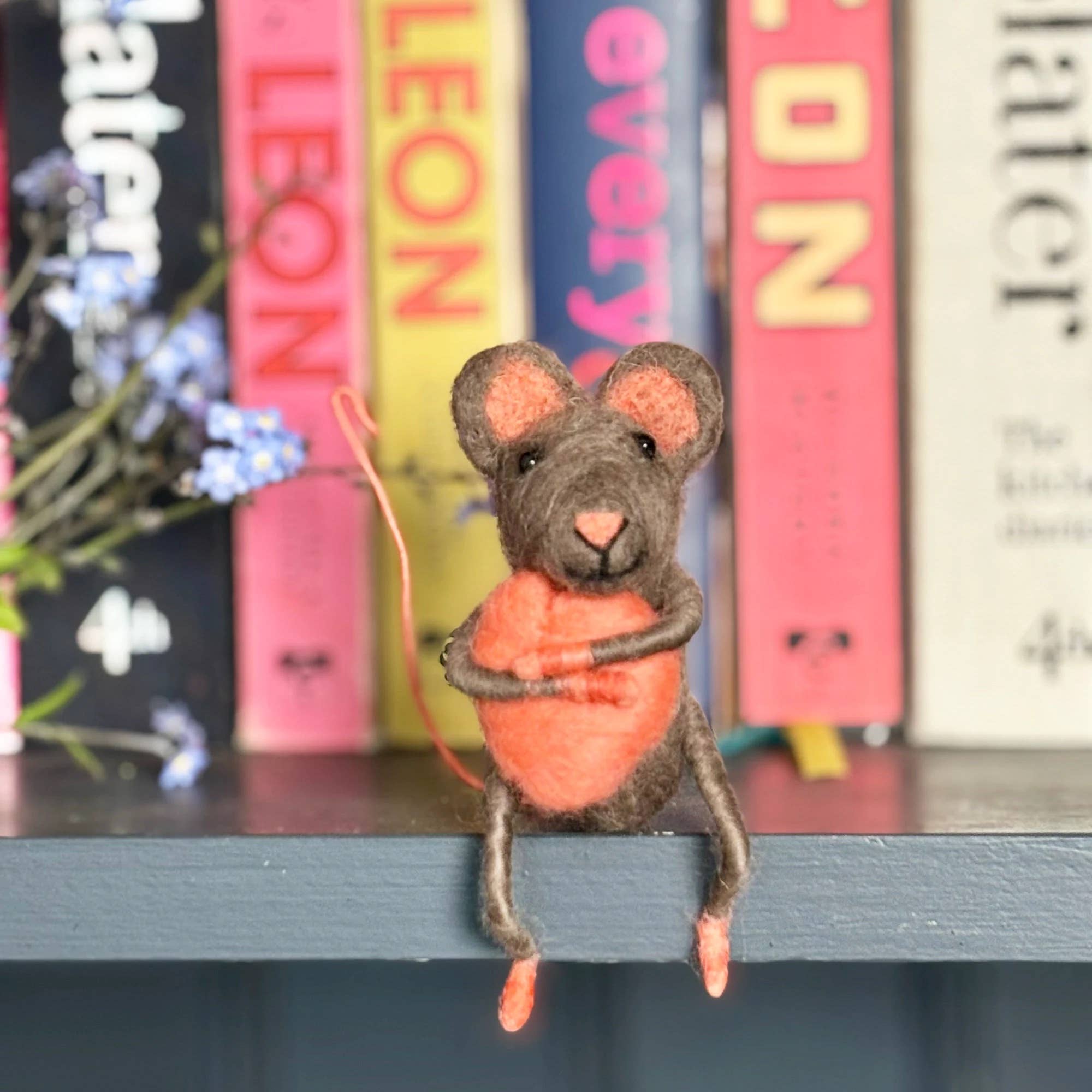 Sitting Hugging Heart Mouse