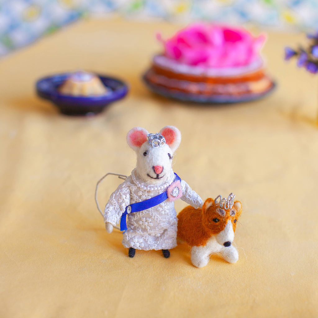 Queen Mouse with Princess Corgi